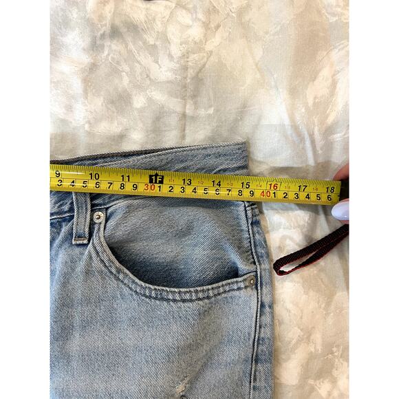 Levi's Baggy Dad Distressed Light Wash Jeans Vintage Inspired W27 L30 - Picture 9 of 12